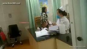 peeping chinese woman to go to the hospital for an injection.1