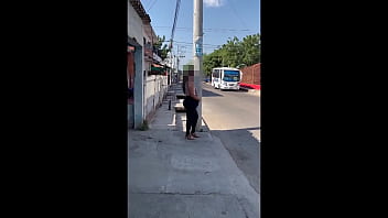 MILF HORNY LATINA EN LA CALLE ACEPTA FOLLAR POR EL CULO A CAMBIO DE DINERO