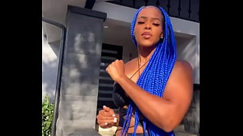 Gostosa exibe bucetinha no tictoc