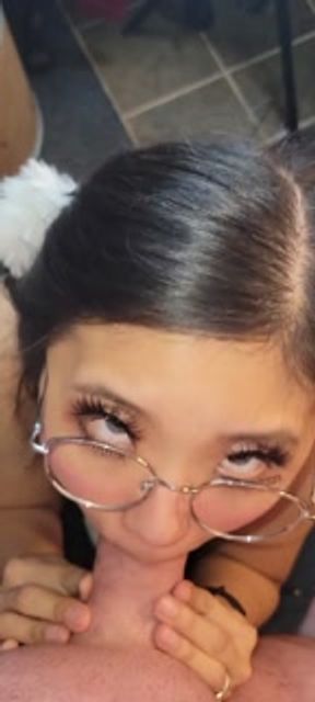 Aheago blowjob from a Chinese slut