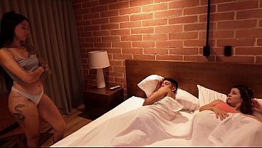 Esta hijastra culona a la que le gusta compartir siempre la cama