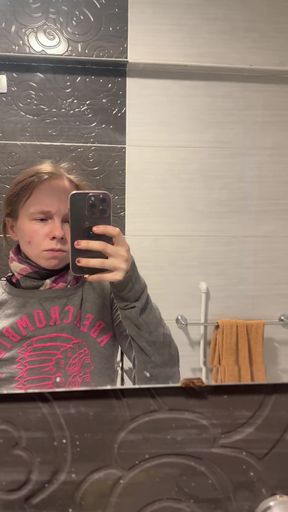 Razor Slides Into My Pussy