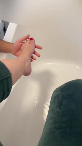 Messy Foot Food Play with Sub 🦶🏼