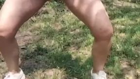 Moglie troia fa' la pip� davanti a uno sconosciuto