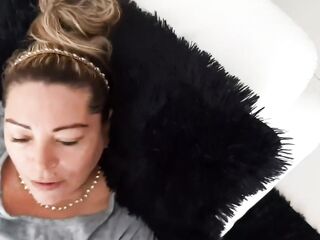 Marie Enjoys Her Fingers in Her Vagina