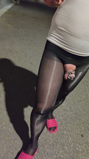 early morning flashing In the alley