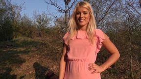 blonde outdoor catch - sweet cat