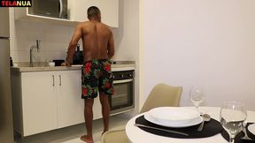 cafe que nada ela gosta e de pau preto grande grosso na xoxota no cafezinho da manha!