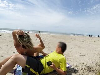 REAL AMATEUR PUBLIC TUGJOB RISKY ON THE BEACH !!! PEOPLE WALKING NEAR...