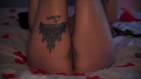 Rose Striptease & Golden Pleasure