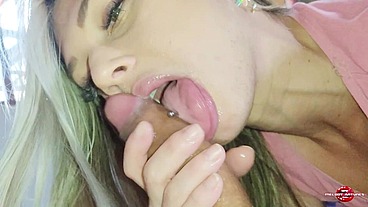 Uma frenética foda com a loira mais tesuda do Brasil , sentando com força no magrelo dotado até tirar todo leitinho do pau duas vezes /Parte 1