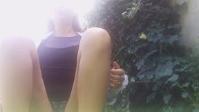 shameless! my step sister pees in the public park!