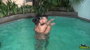 a babi sofreu muito com o pau grande dentro da piscina - babi ventura - ed junior