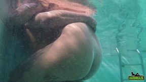 a babi sofreu muito com o pau grande dentro da piscina - babi ventura - ed junior