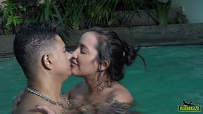 a babi sofreu muito com o pau grande dentro da piscina - babi ventura - ed junior