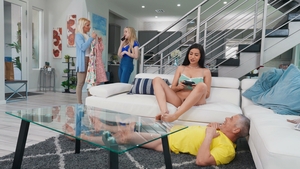 Brazzers: Mick Blue Obsessed with Worshiping Roxie