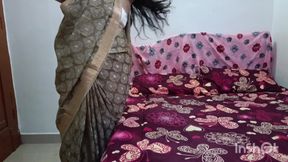 Desi hot aunty super boobes enjoy