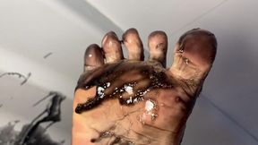 Wet and Messy Black Slime Sploshing on toes🦶🏻🖤💦
