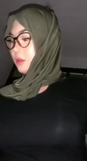 indo Shemale Hijab