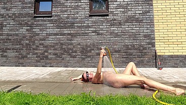 Wet orgasm in the yard