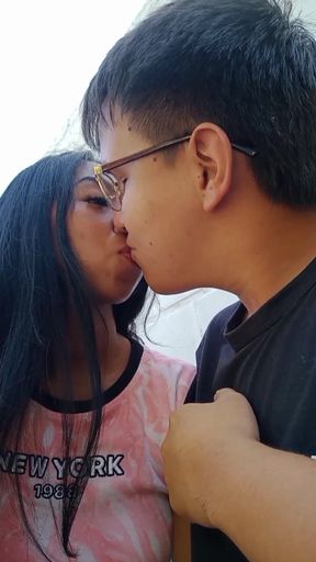 Starting week with beautiful kisses