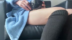Milf Autumn Orchid gets bored with her morning coffee and plays with her pretty pink pussy