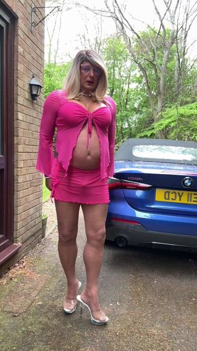 Sexy Crossdresser Kellycd2022 in Seamless Pantyhose and Sexy Pink Outfit