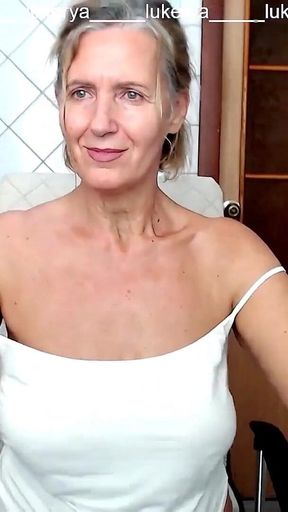 Cheerful Lukerya with Bouncing Boobs Communicates in the Kit