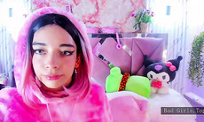 Very pretty stocking big booty busty web teen show