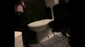 amateur guy caught pissing in a club'_s toilets