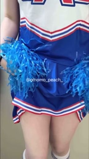 【おもらしチアガール】#cheerleader #omorashi #peeaccident #desperation Wet