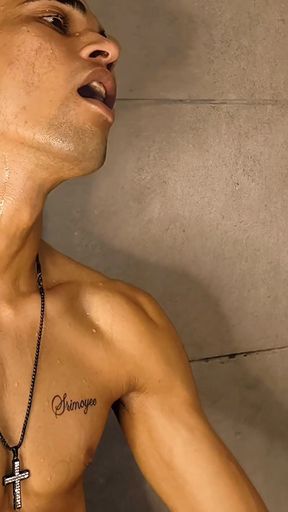 Indian Desi Girlfriend Having Hardcore Sex and Pussy Licking in Hotel Bathroom