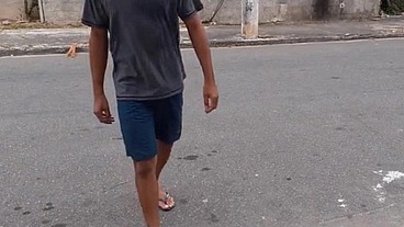 Tomando banho na casa do meu amigo