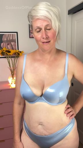 StepMommy Shows Me Her Panties JOI Countdown