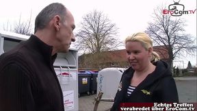 Notgeiler deutscher Opa fragt Hausfrau auf Stra&szlig_e nach sex