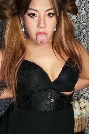 Plump Asian Uses to Fondle Her Meaty Pussy