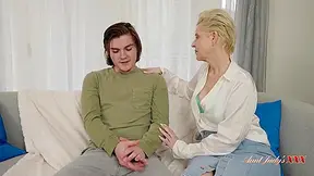 Has A Unique Solution For Her Lonely Therapy Patient - Bobbi Shay