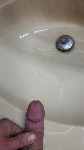 Quick sink piss while hard