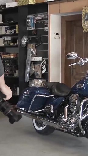 Lady Dee - Photoshoot Backstage From Bikes and Babes TV