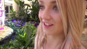 Virtual vacation in Las Vegas with sweet teen Carmen Callaway 1/2