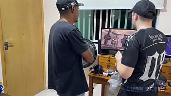 Nerd putinho, n&atilde_o pode ver um Motoboy que quer sentar na rola do trabalhador