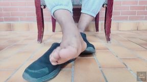 I remove my stinky shoes (2) [2026]