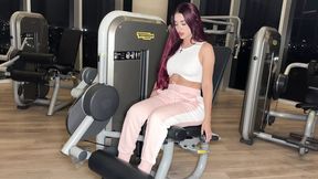 Latina amateur takes huge dong in her snatch