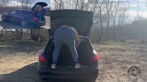 Car Quake: Bouncing Beauty in Motion