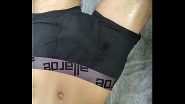 M&atilde_o por baixo da cueca