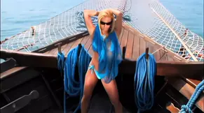 Carolina strips out of her bikini for a wild fuck