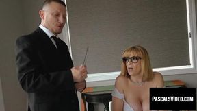 Voluptuous MILF Sarah Jay delivers perfect blowjob before sex