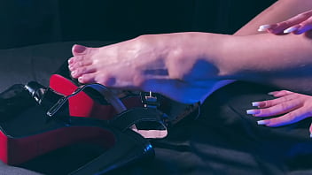 Feel My Feet Melting On Your Mouth