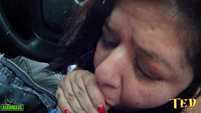 bbw fazendo sexo oral dentro do carro na rua - mary jhuana