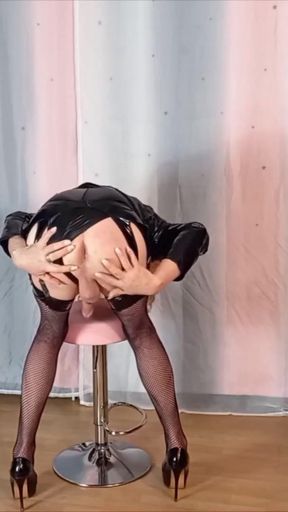 Epic moment from &quot;Tranny Gina Indoors Posing and Wanking&quot;